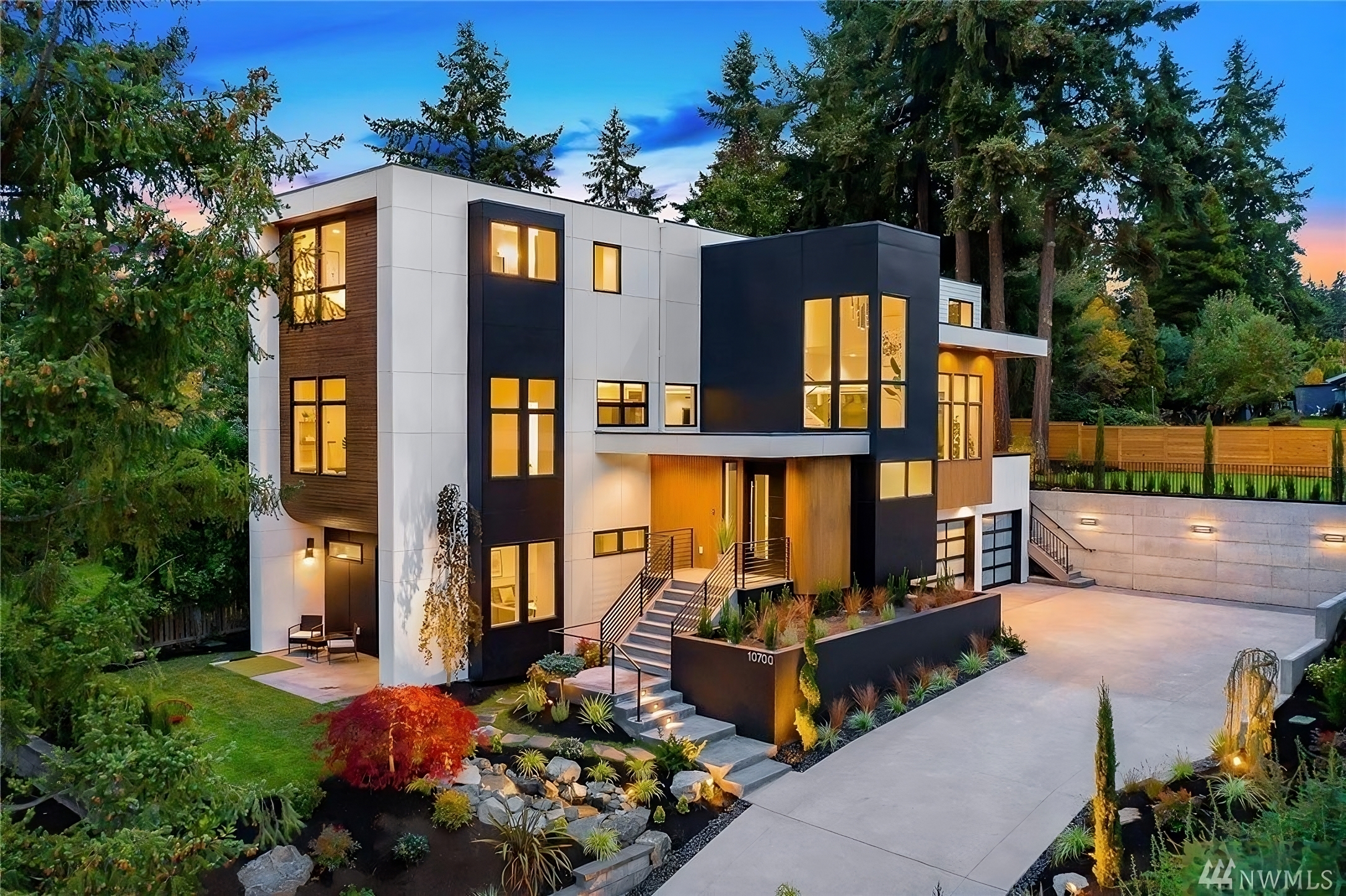 Luxury custom home builder bellevue